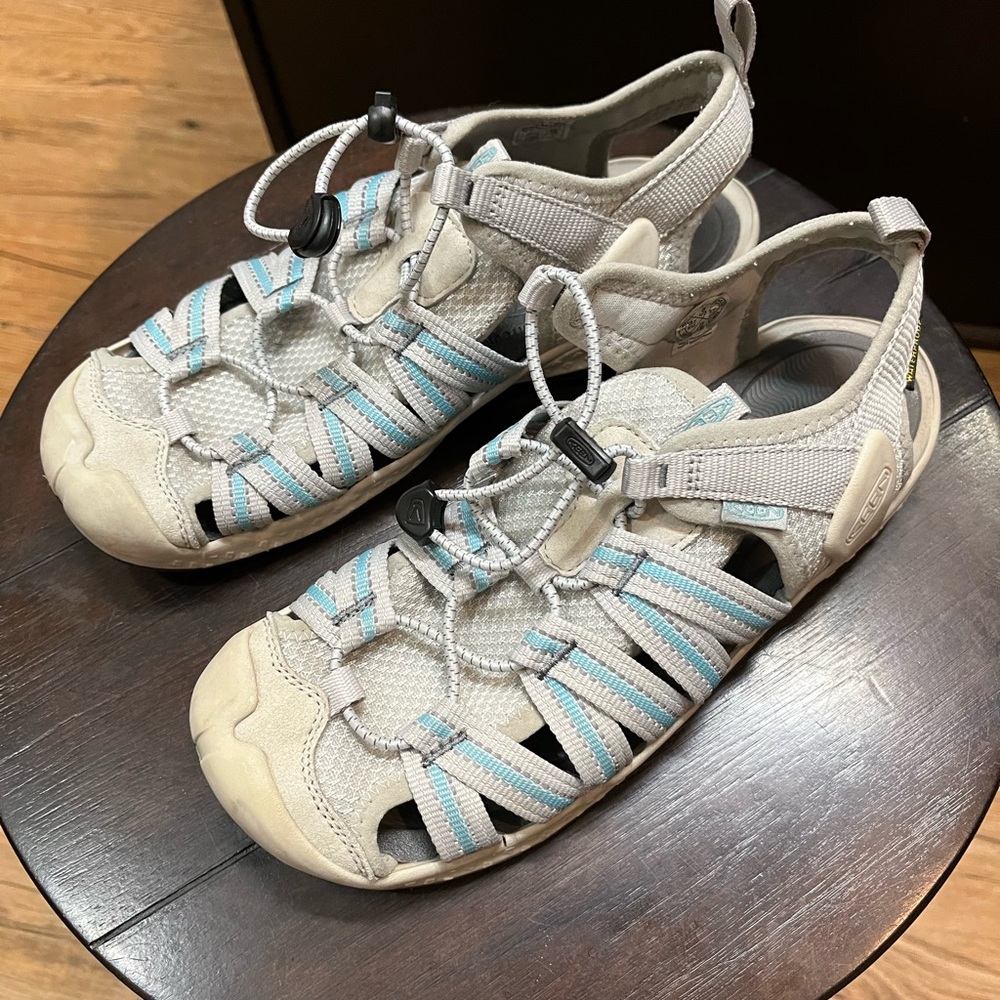 Keen Women’s Sandals – Size 8
